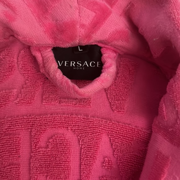 Pink Versace robe - Picture 2 of 3